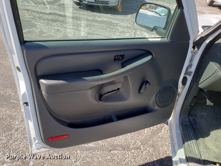 image for item DD2579 2005 Chevrolet Silverado 1500 pickup truck