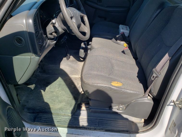 image for item DD2579 2005 Chevrolet Silverado 1500 pickup truck