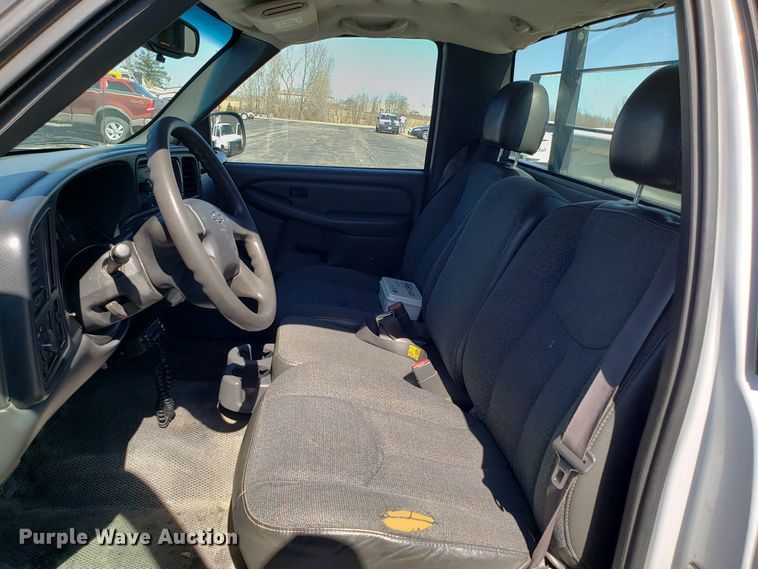 image for item DD2579 2005 Chevrolet Silverado 1500 pickup truck