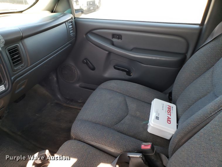 image for item DD2579 2005 Chevrolet Silverado 1500 pickup truck