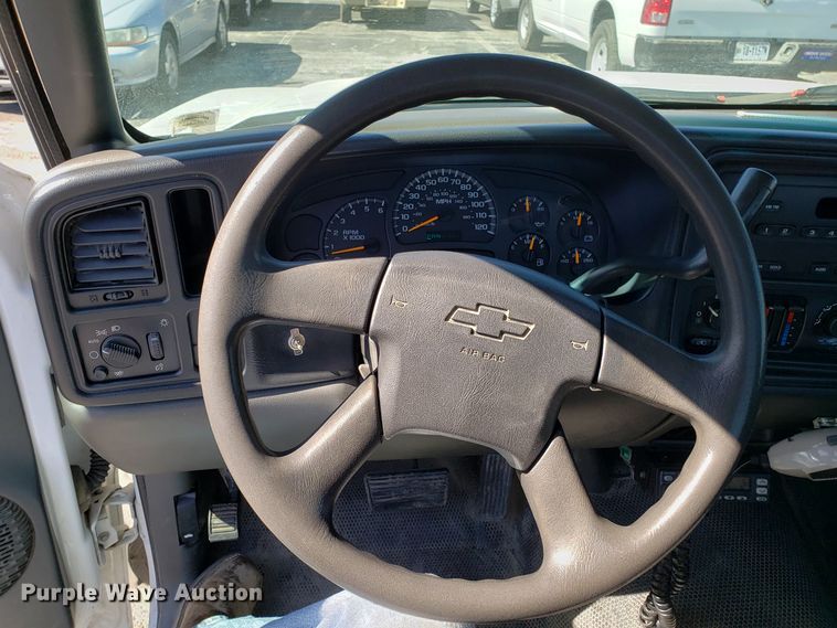 image for item DD2579 2005 Chevrolet Silverado 1500 pickup truck