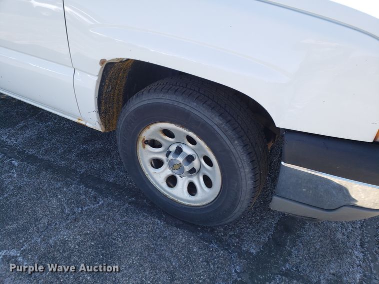 image for item DD2579 2005 Chevrolet Silverado 1500 pickup truck