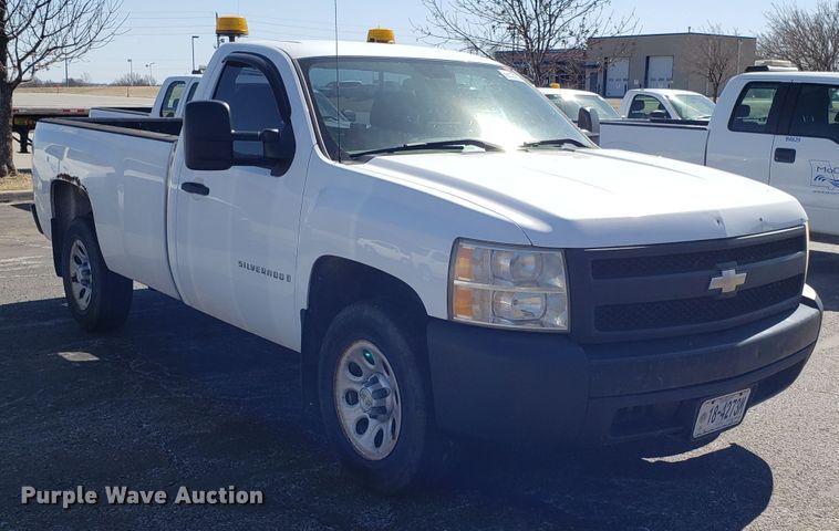 image for item DD2582 2007 Chevrolet Silverado 1500 pickup truck