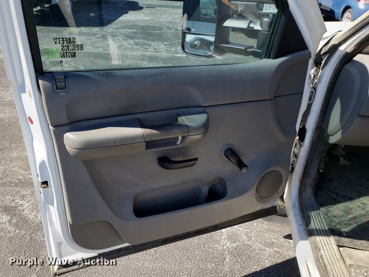 image for item DD2582 2007 Chevrolet Silverado 1500 pickup truck