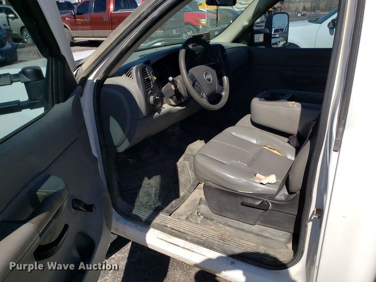 image for item DD2582 2007 Chevrolet Silverado 1500 pickup truck