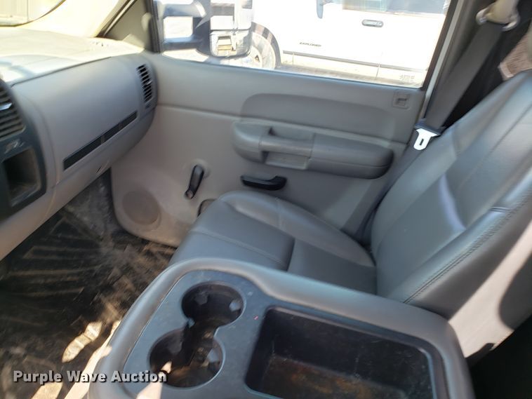 image for item DD2582 2007 Chevrolet Silverado 1500 pickup truck