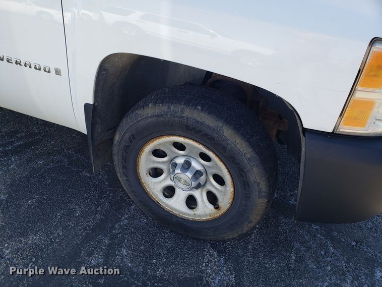 image for item DD2582 2007 Chevrolet Silverado 1500 pickup truck