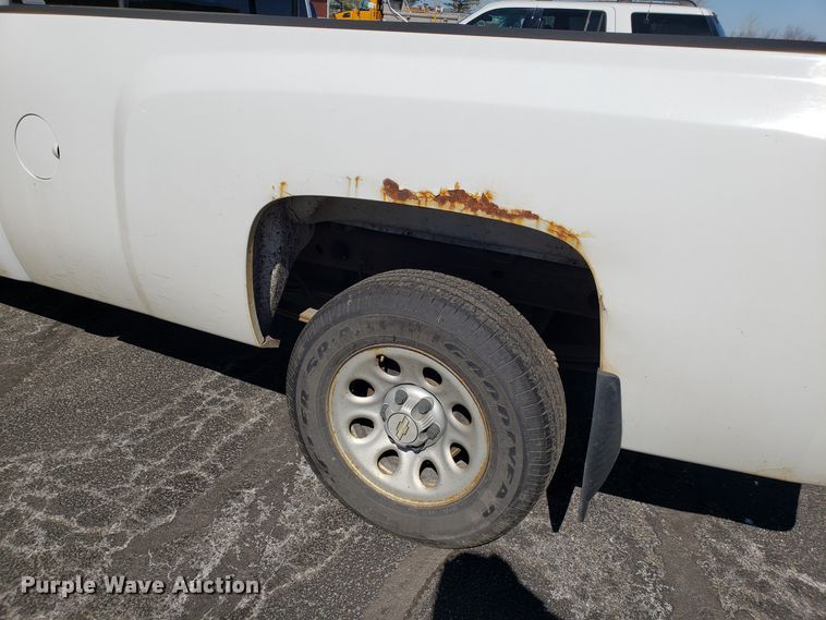 image for item DD2582 2007 Chevrolet Silverado 1500 pickup truck