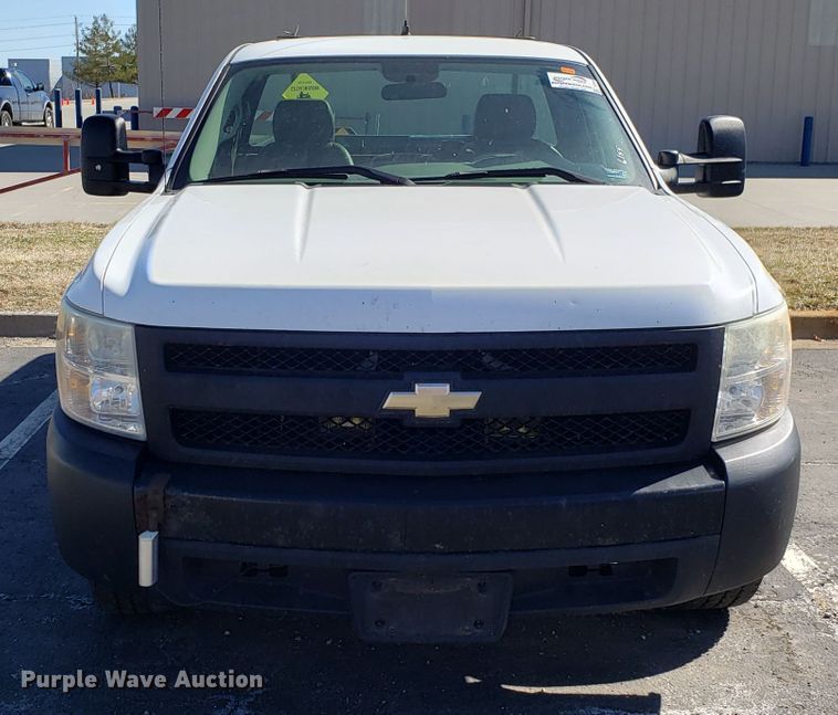 image for item DD2591 2007 Chevrolet Silverado 1500 pickup truck
