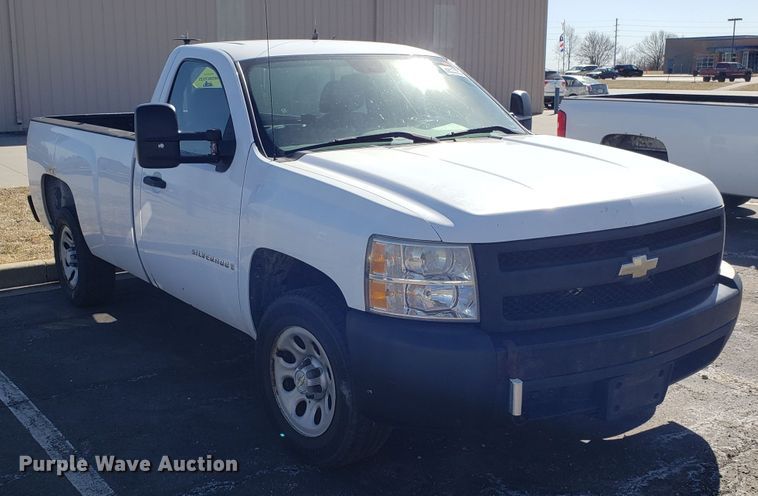 image for item DD2591 2007 Chevrolet Silverado 1500 pickup truck