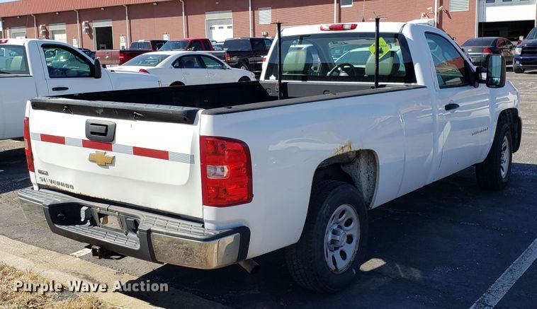 image for item DD2591 2007 Chevrolet Silverado 1500 pickup truck