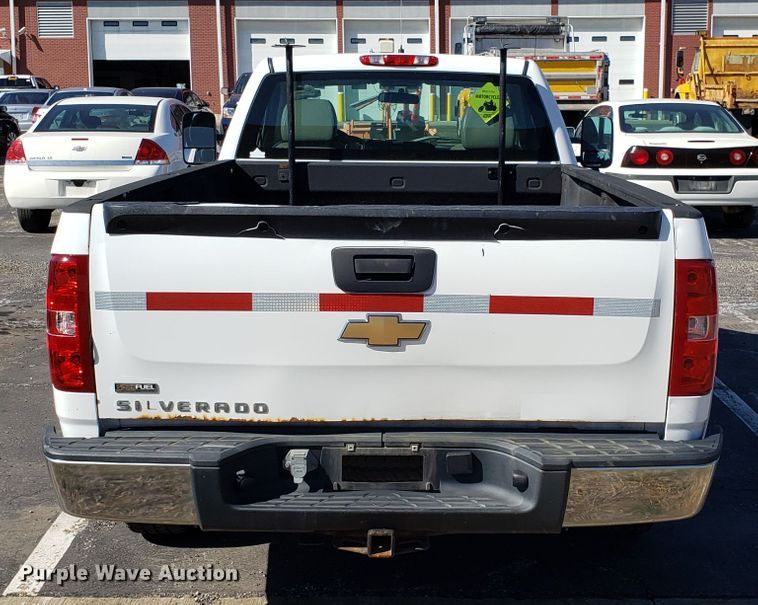 image for item DD2591 2007 Chevrolet Silverado 1500 pickup truck