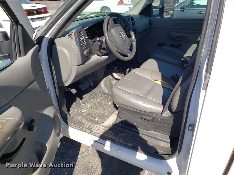 image for item DD2591 2007 Chevrolet Silverado 1500 pickup truck