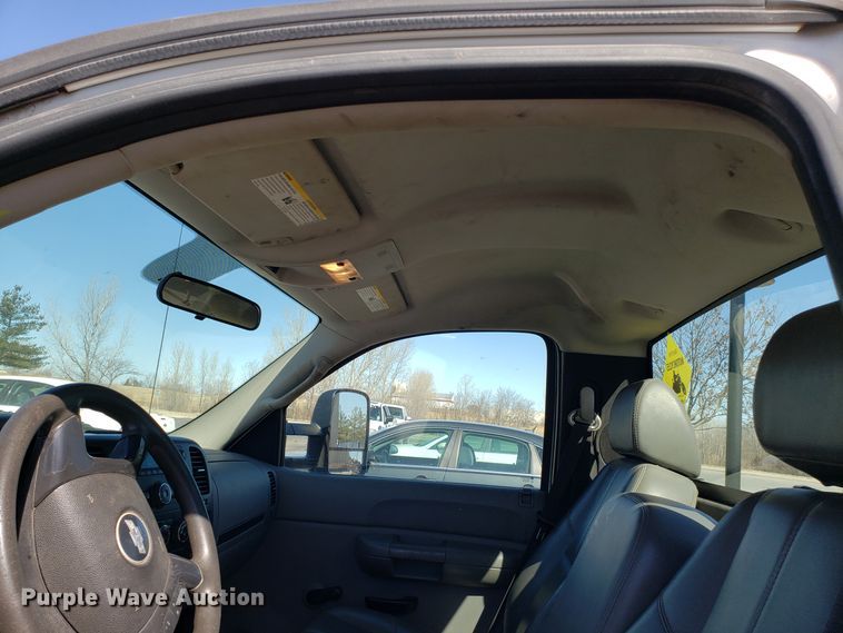 image for item DD2591 2007 Chevrolet Silverado 1500 pickup truck