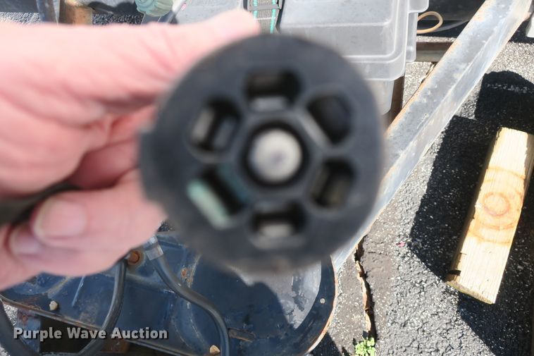 image for item DF5095 2005 Sunray Smokey camper