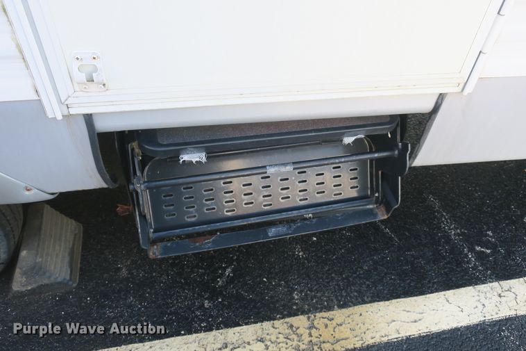 image for item DF5095 2005 Sunray Smokey camper