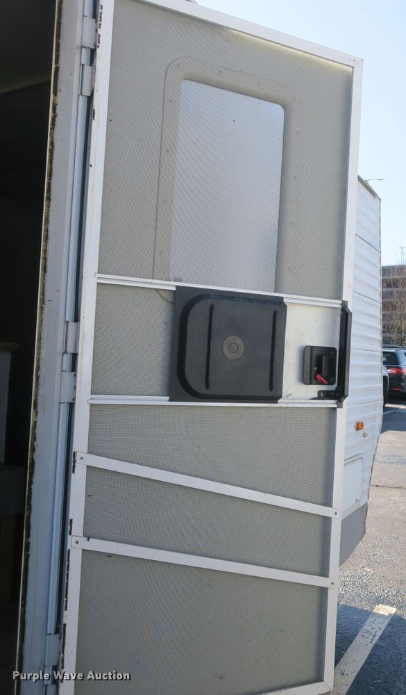 image for item DF5095 2005 Sunray Smokey camper