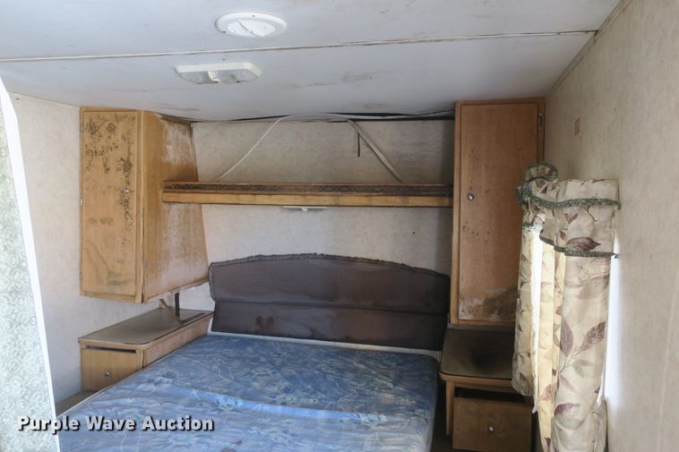 image for item DF5095 2005 Sunray Smokey camper