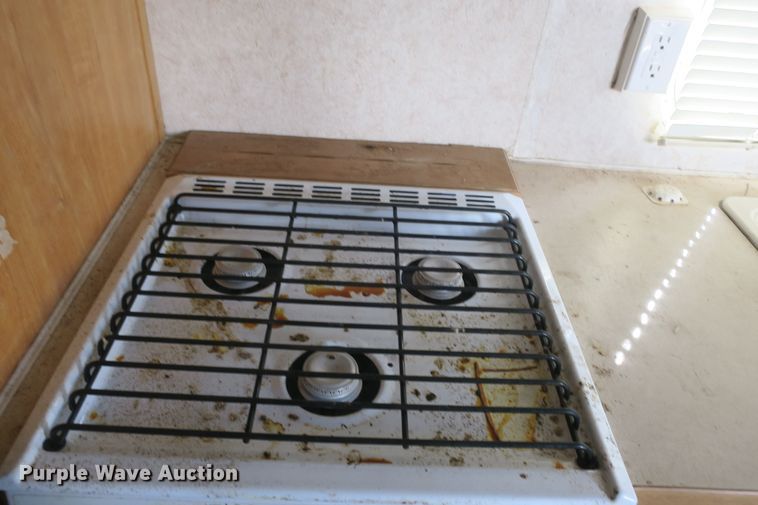 image for item DF5095 2005 Sunray Smokey camper