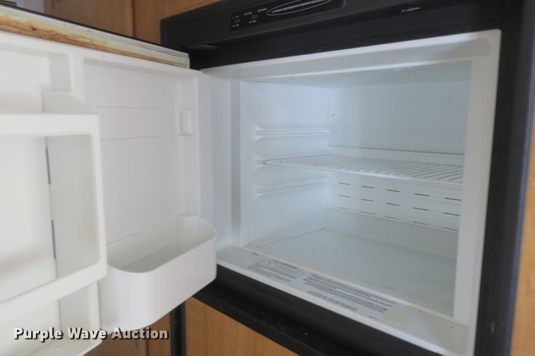 image for item DF5095 2005 Sunray Smokey camper