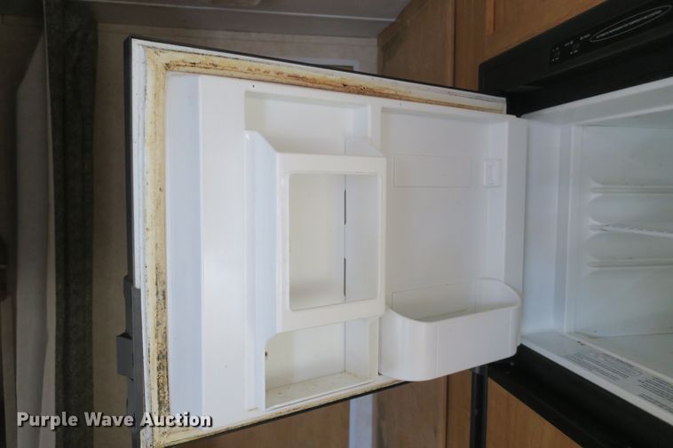 image for item DF5095 2005 Sunray Smokey camper