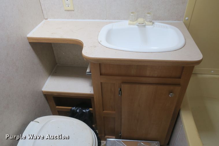 image for item DF5095 2005 Sunray Smokey camper