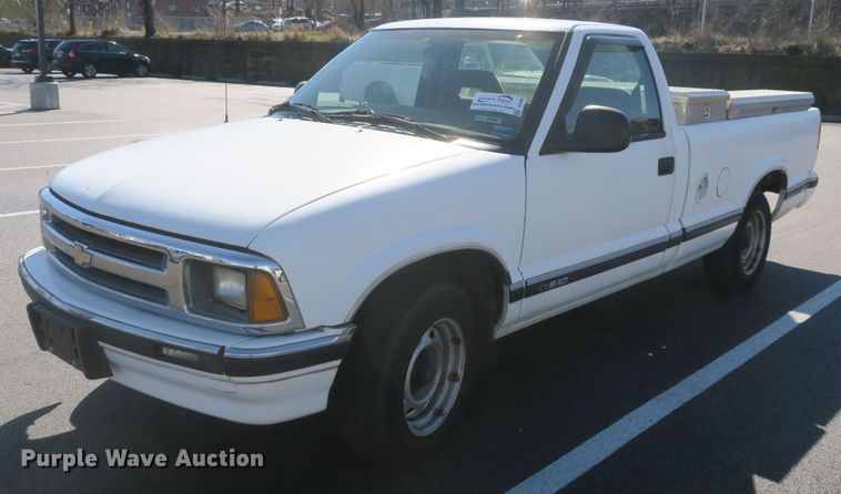 image for item DF5096 1994 Chevrolet S10 pickup truck
