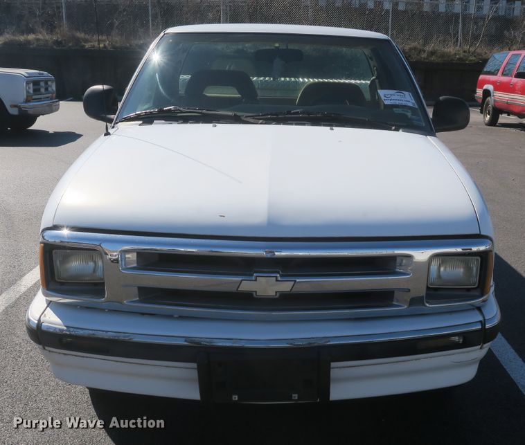 image for item DF5096 1994 Chevrolet S10 pickup truck