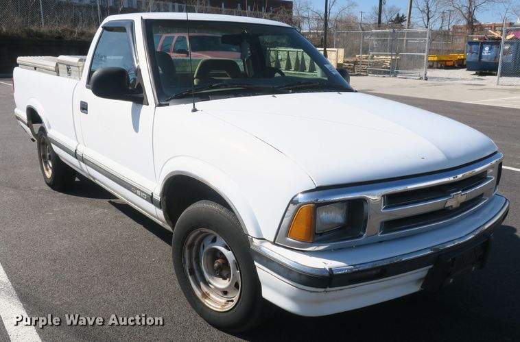 image for item DF5096 1994 Chevrolet S10 pickup truck