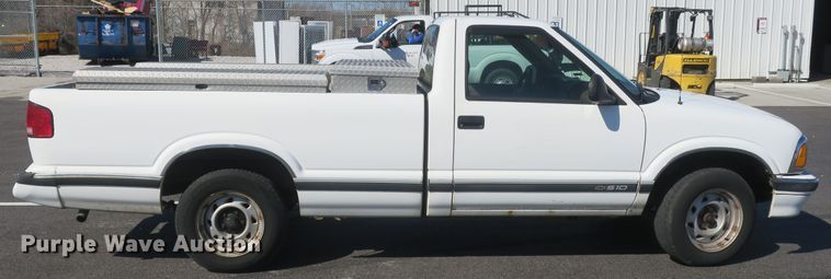 image for item DF5096 1994 Chevrolet S10 pickup truck