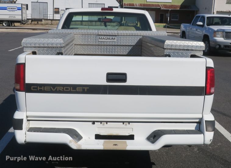 image for item DF5096 1994 Chevrolet S10 pickup truck