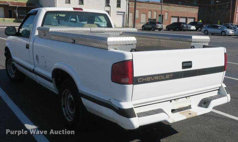 image for item DF5096 1994 Chevrolet S10 pickup truck