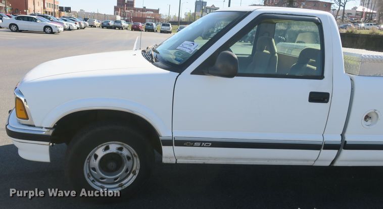 image for item DF5096 1994 Chevrolet S10 pickup truck