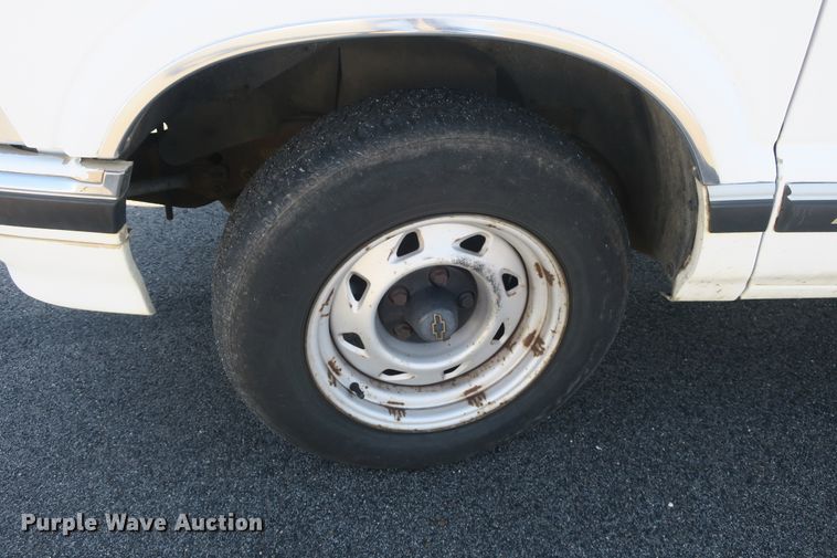image for item DF5096 1994 Chevrolet S10 pickup truck
