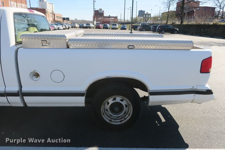 image for item DF5096 1994 Chevrolet S10 pickup truck