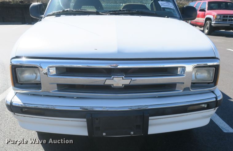 image for item DF5096 1994 Chevrolet S10 pickup truck