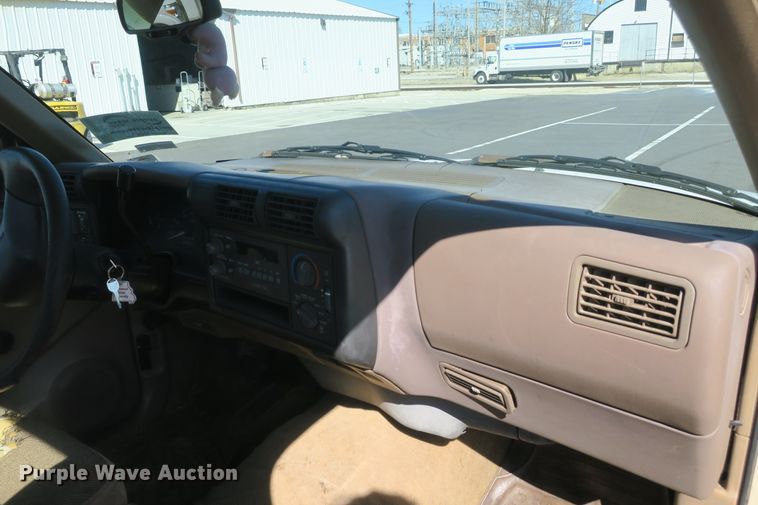 image for item DF5096 1994 Chevrolet S10 pickup truck
