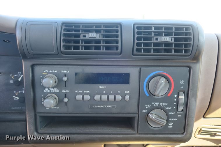 image for item DF5096 1994 Chevrolet S10 pickup truck