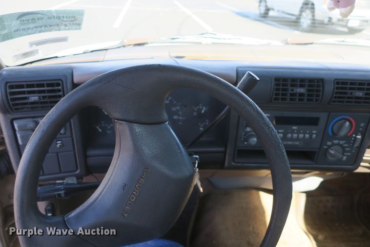 image for item DF5096 1994 Chevrolet S10 pickup truck