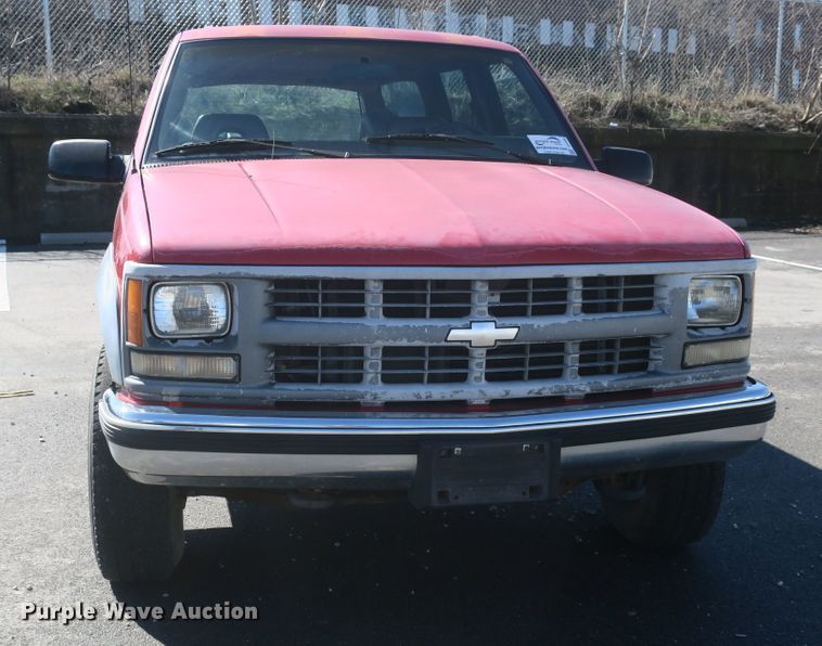 image for item DF5098 1994 Chevrolet Suburban K2500 SUV