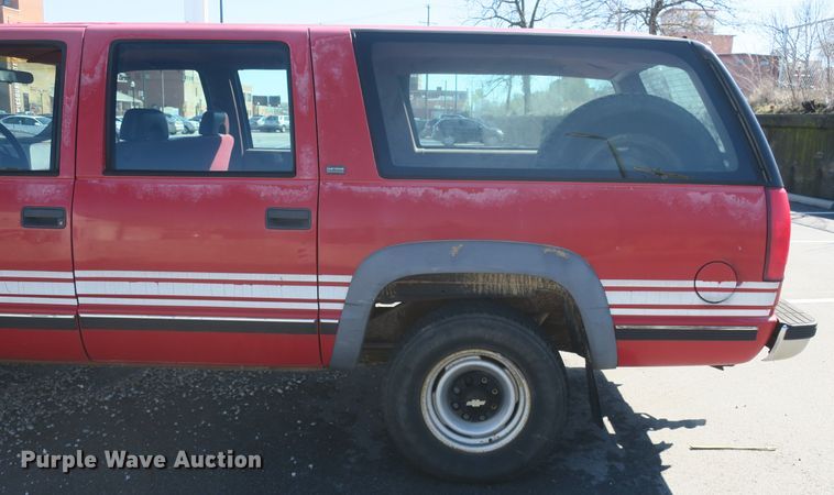 image for item DF5098 1994 Chevrolet Suburban K2500 SUV
