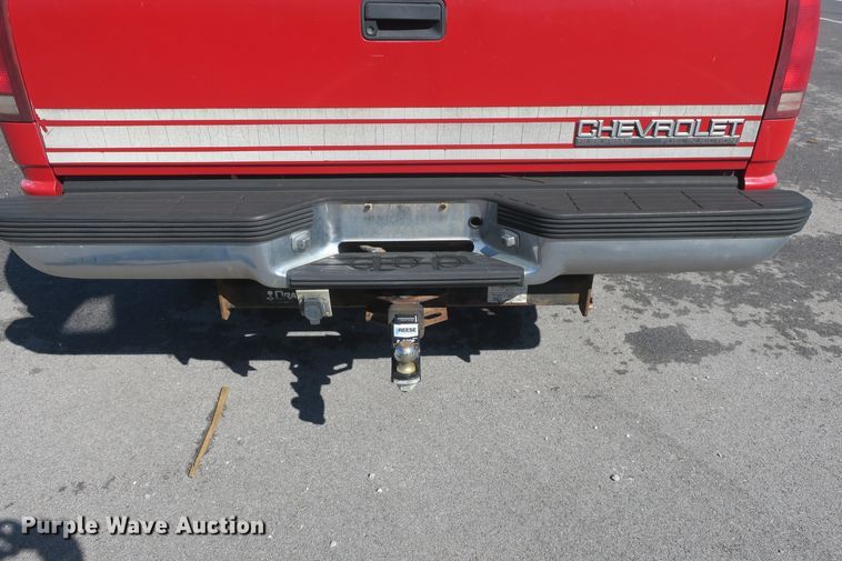 image for item DF5098 1994 Chevrolet Suburban K2500 SUV