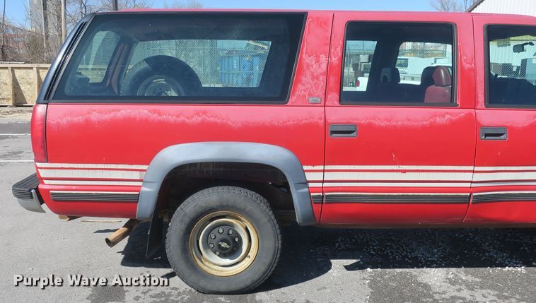 image for item DF5098 1994 Chevrolet Suburban K2500 SUV