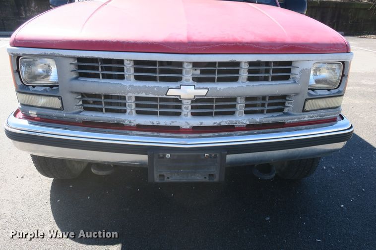 image for item DF5098 1994 Chevrolet Suburban K2500 SUV