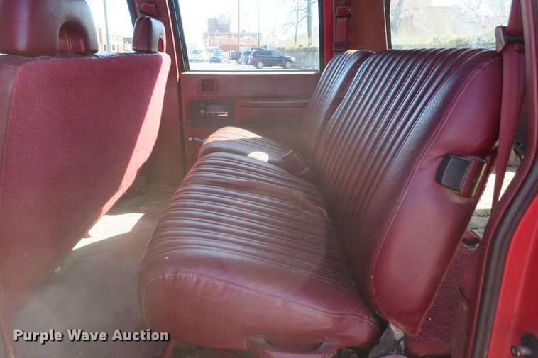 image for item DF5098 1994 Chevrolet Suburban K2500 SUV