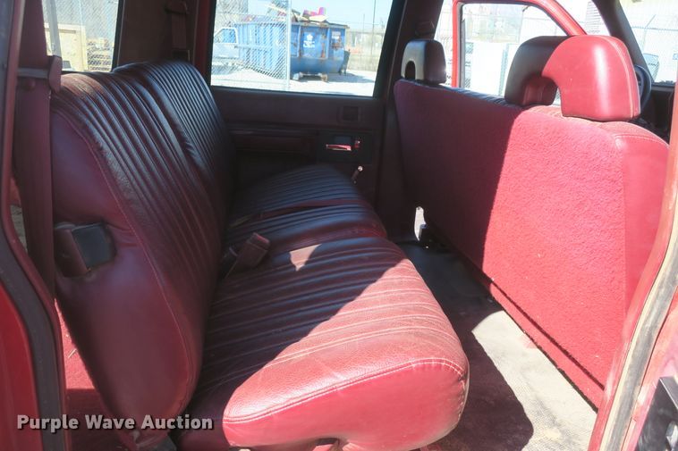 image for item DF5098 1994 Chevrolet Suburban K2500 SUV