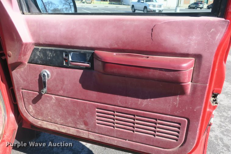 image for item DF5098 1994 Chevrolet Suburban K2500 SUV