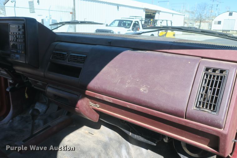 image for item DF5098 1994 Chevrolet Suburban K2500 SUV