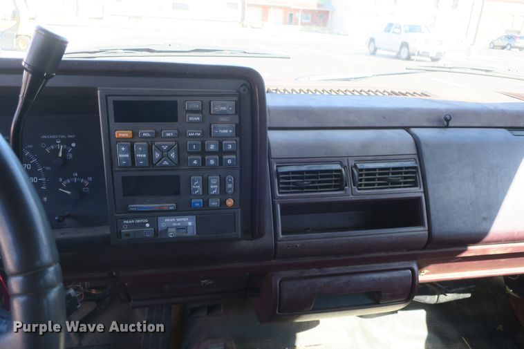 image for item DF5098 1994 Chevrolet Suburban K2500 SUV