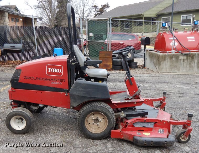 image for item DF5856 2010 Toro Groundmaster 3280D lawn mower